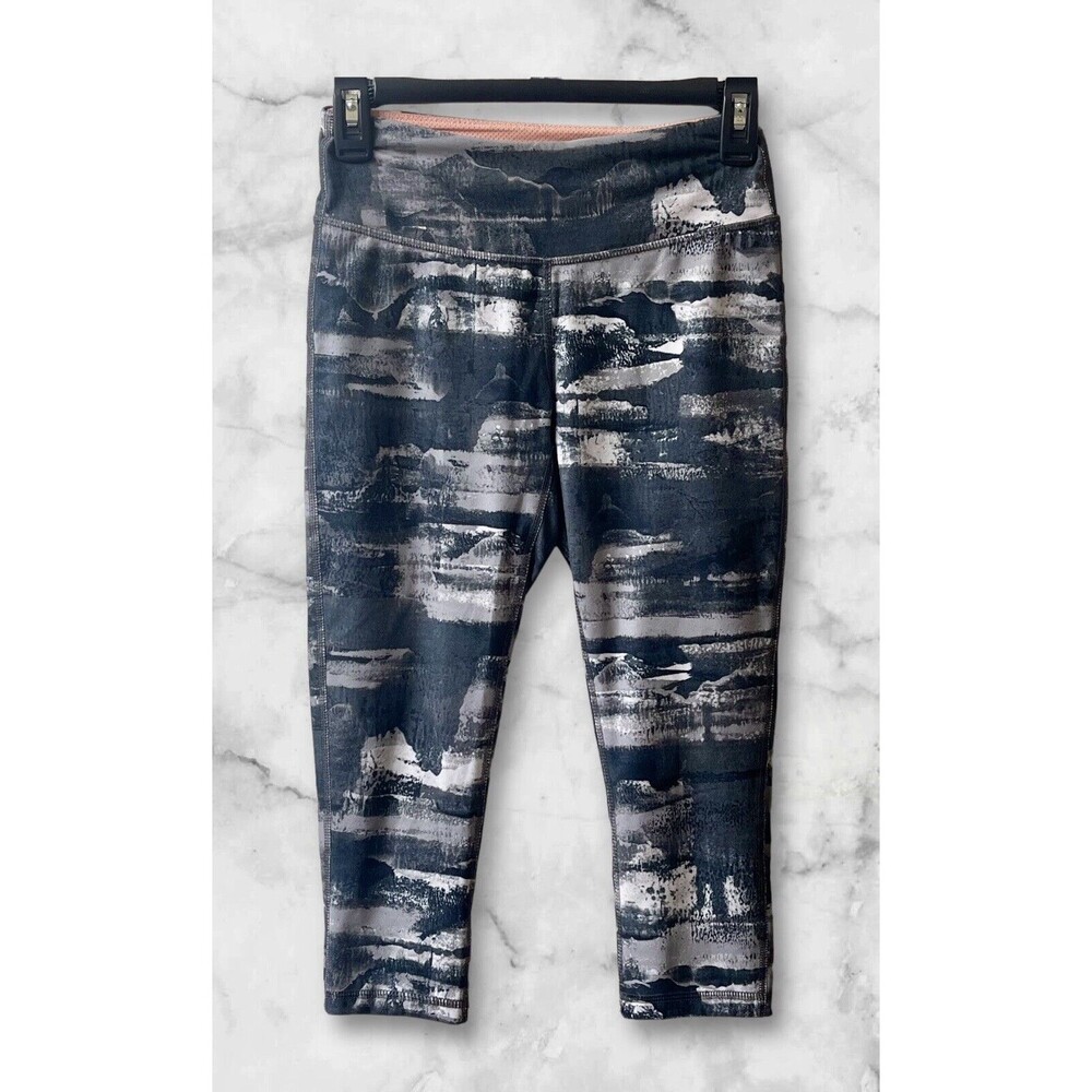 Marika Sport Yoga Capri Crop Pant Leggings • Stretch • Gray Camo Print • XS
